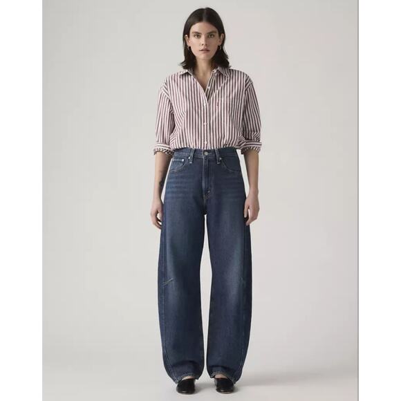 Cinch Barrel Denim - Levi's Cinch Barrel Jeans High Rise Color: Dark Wash Size: 25 x 31 (Size 2/ XS)
